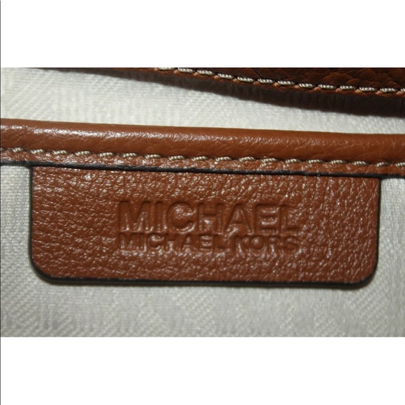 New! Michael Kors gold drawstring hobo - Picture 8 of 8